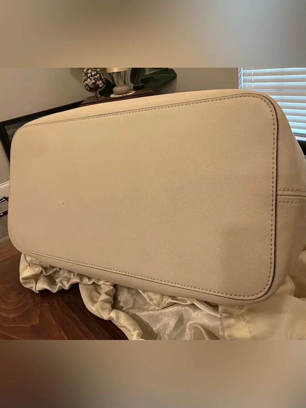 Michael Kors Jet Set Large Ivory Saffiano Leather Tote Bag Gold Tone Dust Bag